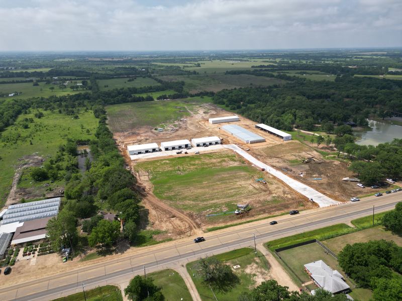 Commercial site work near Paris