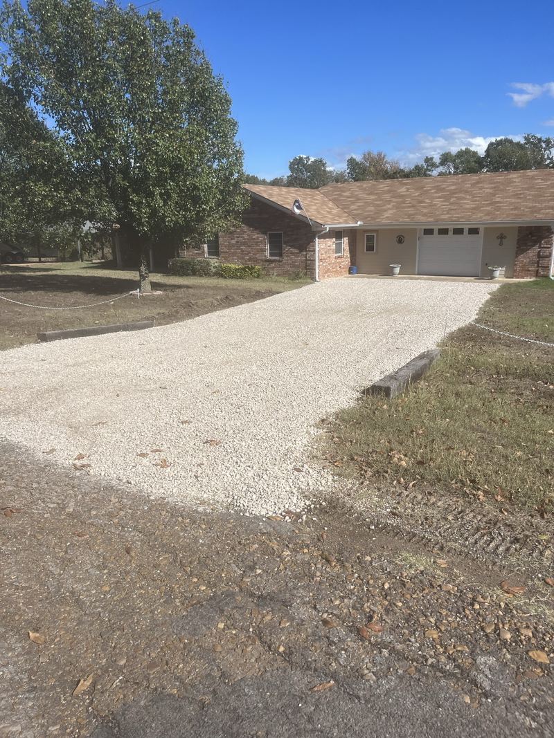 Gravel driveway to a house